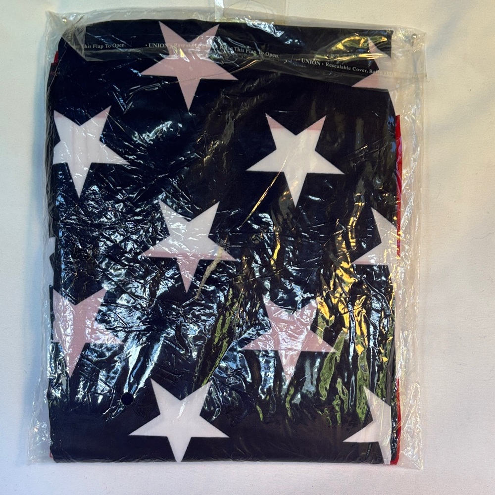 NWT AMERICAN FLAG 3’X 5’ RED, WHITE & BLUE STRIPED FLAG - Picture 4 of 6